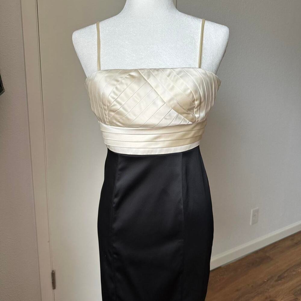 Calvin Klein Black & Cream Mini Cocktail Dress Size 2 Petite